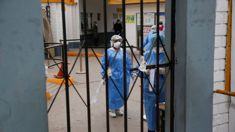 Περού: 2.061 κρούσματα κορωνοϊού και 43 θάνατοι σε 24 ώρες Περού: 2.061 κρούσματα κορωνοϊού και 43 θάνατοι σε 24 ώρες