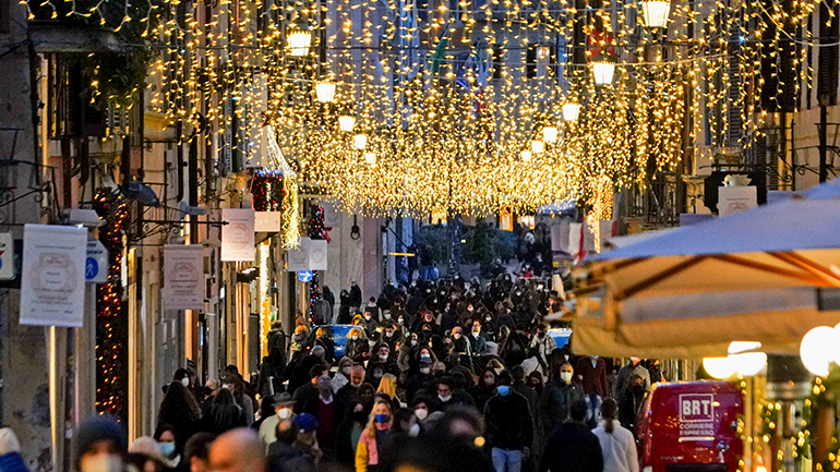 “Μείνετε σπίτια σας τα Χριστούγεννα, ο ιός καραδοκεί”