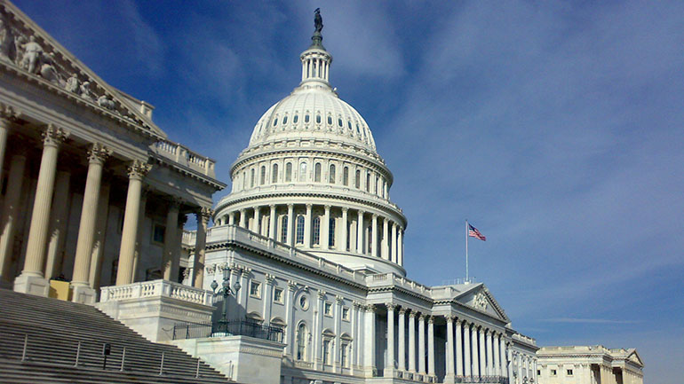 ΗΠΑ: Τα μέλη του Κογκρέσου θα μπορούν να εμβολιαστούν κατά του κορωνοϊού στο πρώτο στάδιο της εκστρατείας