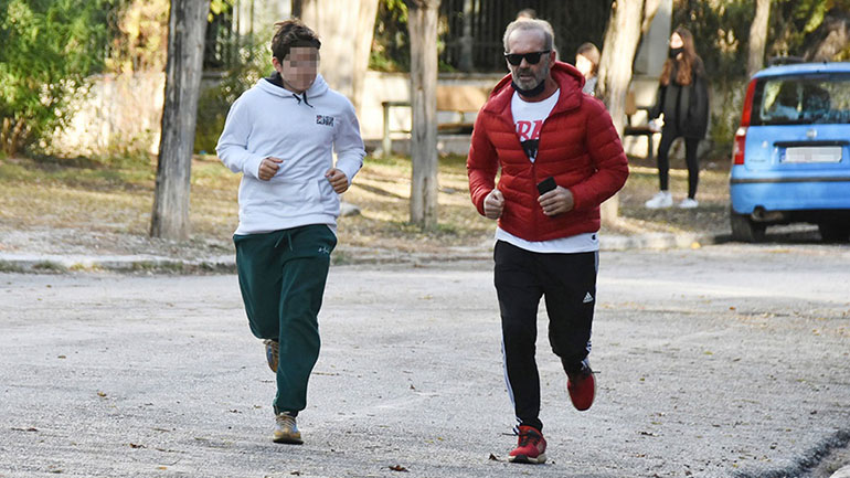 Πέτρος Κωστόπουλος: Για τρέξιμο με τον γιο του Μάξιμο στο Ζάππειο