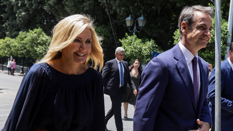 Μητσοτάκης και Μαρέβα θα εμβολιαστούν στον «Ευαγγελισμό»