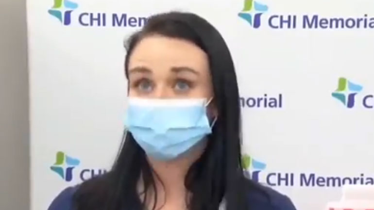 Νοσοκόμα λιποθύμησε αφού έκανε το εμβόλιο της Pfizer