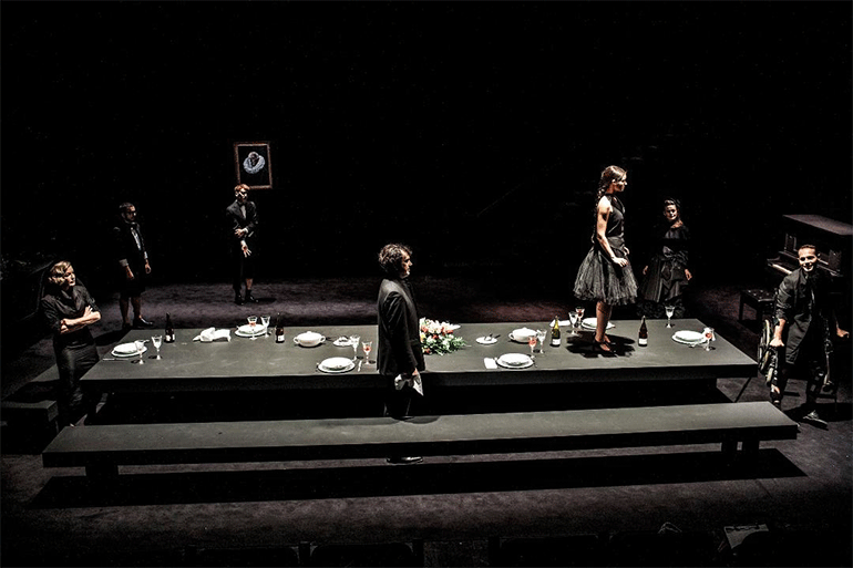 «Σ΄ εσάς που με ακούτε»