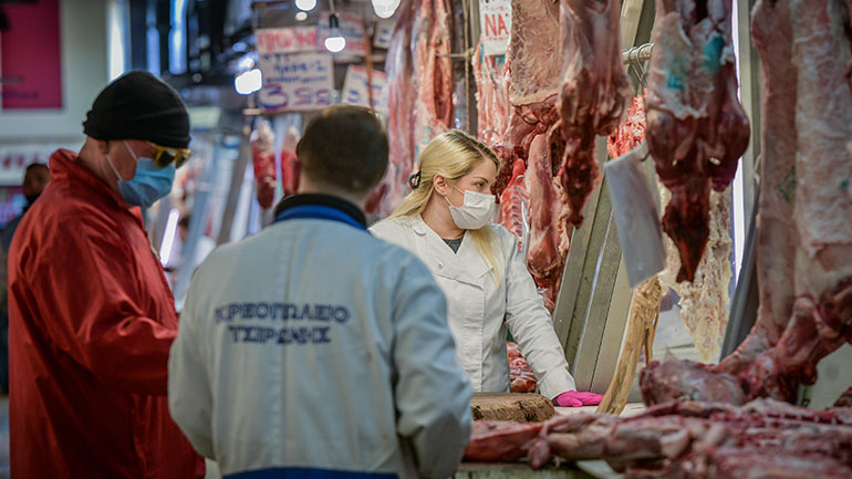 Βόλος: Δωρεάν διανομή κρέατος σε άπορες οικογένειες από τον δήμο