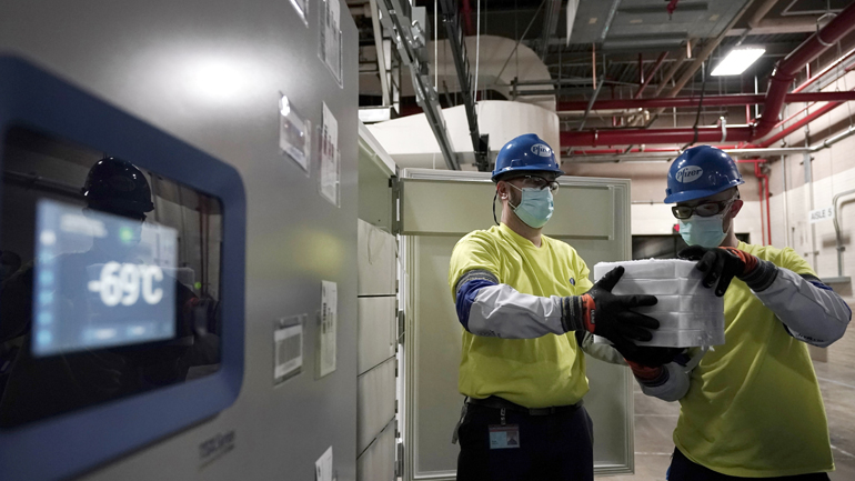 Κύπρος: Παραλαμβάνονται τα ειδικά ψυγεία φύλαξης των εμβολίων των Pfizer/BioNTech