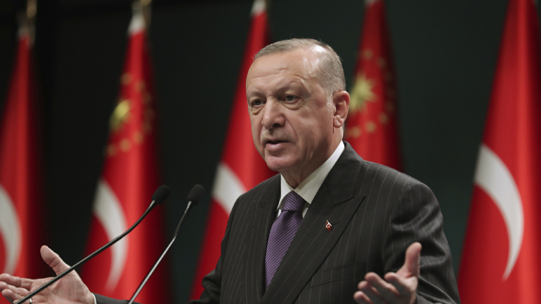 Ερντογάν: «Προσπαθούν να μας γονατίσουν – Δεν θα σταματήσουμε»