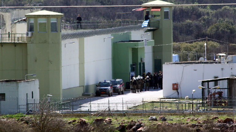 Συνελήφθη σωφρονιστικός υπάλληλος: Προσπάθησε να περάσει ναρκωτικά στις φυλακές