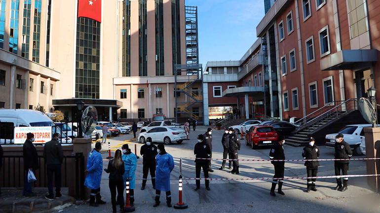 Τουρκία: Στους 10 ανήλθαν οι νεκροί από πυρκαγιά σε μονάδα Covid-19