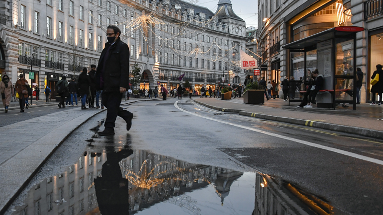 Σε καραντίνα το Λονδίνο: «Ήταν εκτός ελέγχου το νέο στέλεχος κορωνοϊού» λέει ο υπ. Υγείας