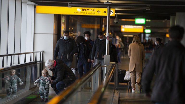 Η Ελβετία επέβαλε καραντίνα στους προερχόμενους από τη Βρετανία και τη Νότια Αφρική