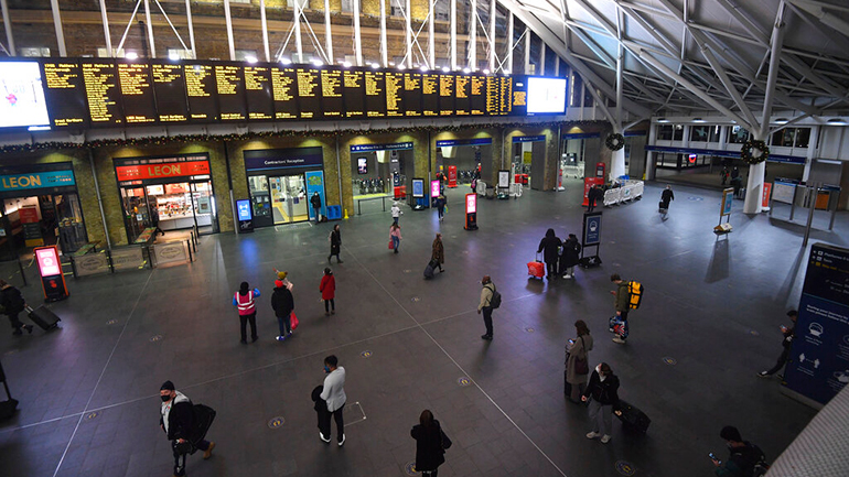 Αναμένεται η αναστολή πτήσεων από Βρετανία προς Ελλάδα –  Έκτακτα μέτρα αποφασίζει και η Ε.Ε.