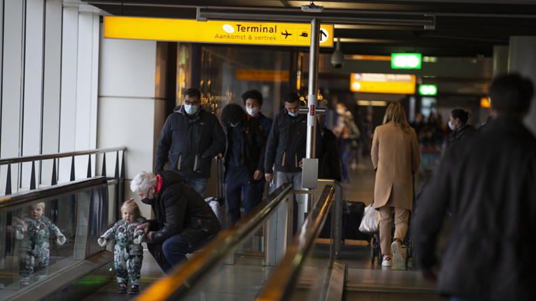 Ελβετία: Καραντίνα και απαγόρευση εισόδου για τους ταξιδιώτες από τη Βρετανία