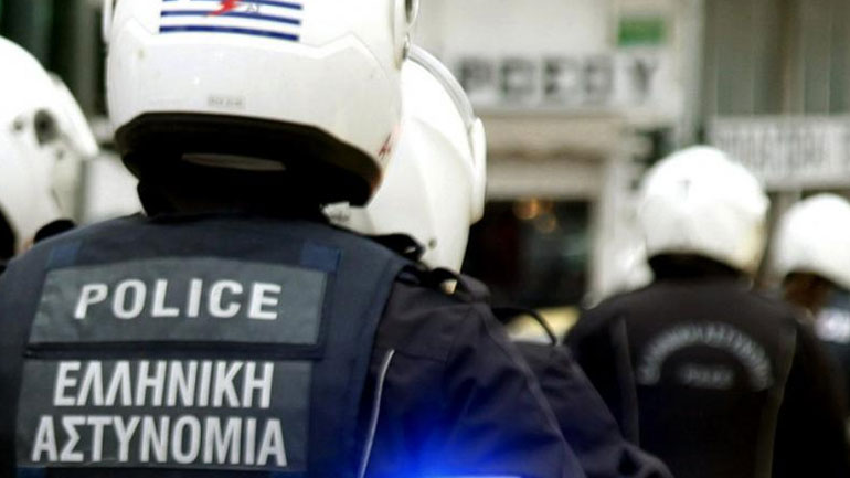 Έβλεπαν αγώνα του ΠΑΟΚ σε πατάρι καφετέριας και τους έπιασε η αστυνομία