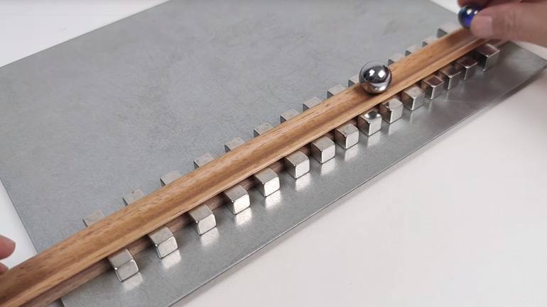 Μαγνητικοί επιταχυντές κινούν μια μπάλα