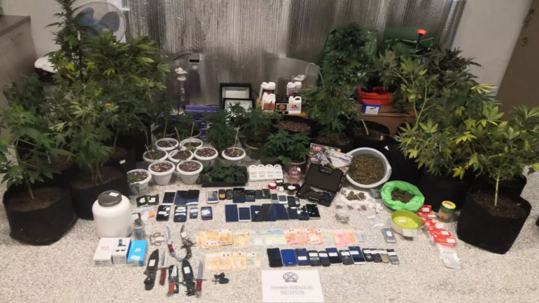 Εξαρθρώθηκε κύκλωμα διακίνησης ναρκωτικών στα Μέγαρα