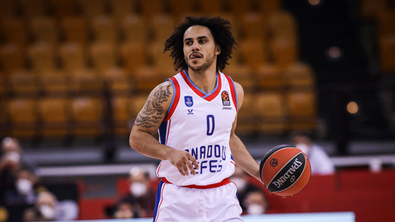 Έβγαλε αντίδραση η Αναντολού Εφές, 86-79 την Μπαρτσελόνα