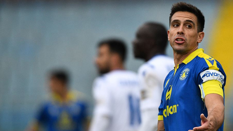 Super League: «Χουάν Μουνάφο, ο 100ός σκόρερ της σεζόν»