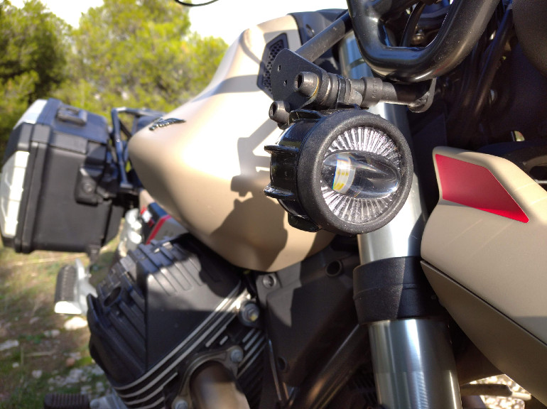 Και προβολείς ομίχλης που κάνουν τη νύχτα ημέρα