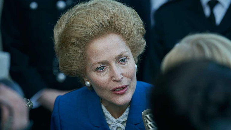 Gillian Anderson: Μας συστήνει τη νέα της φιλενάδα μετά τον χωρισμό με τον δημιουργό του The Crown