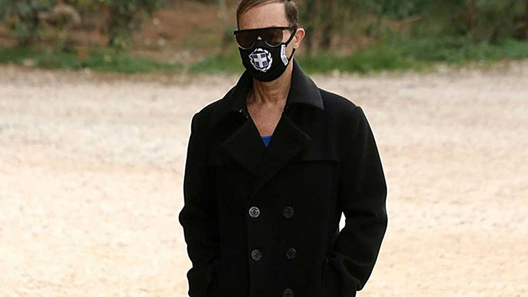 Βασίλειος Κωστέτσος: Δημοσίευσε φωτογραφίες από την κηδεία του πατέρα του