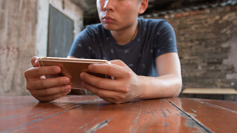 Πώς μπορείτε να διατηρήσετε το κινητό τηλέφωνο του παιδιού σας ασφαλές