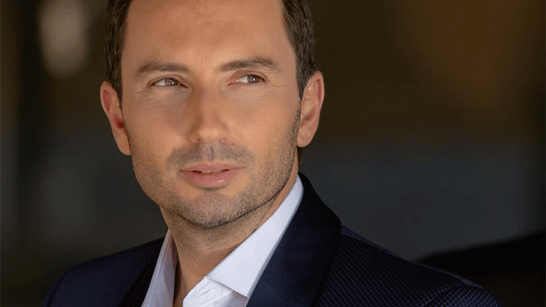 «Τα φιλιά» – Tο καινούριο τραγούδι του Δημήτρη Κανέλλου