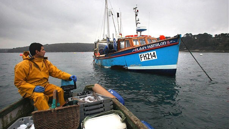Εμπλοκή στις συνομιλίες για το Brexit λόγω της αλιείας