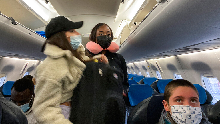 Μόνο με βεβαίωση αρνητικού τεστ PCR επιτρέπονται τα ταξίδια στην Ολλανδία