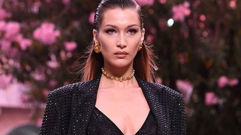 Bella Hadid: Φωτογραφίζεται topless για τον Calvin Klein