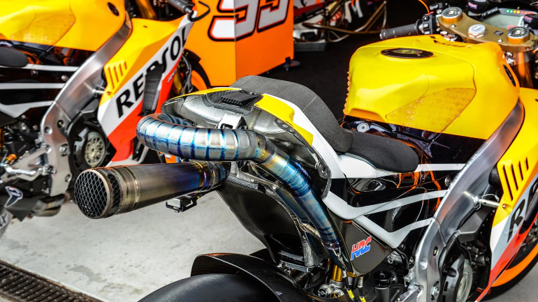 Πωλείται η εξάτμιση της Honda του Marc Marquez