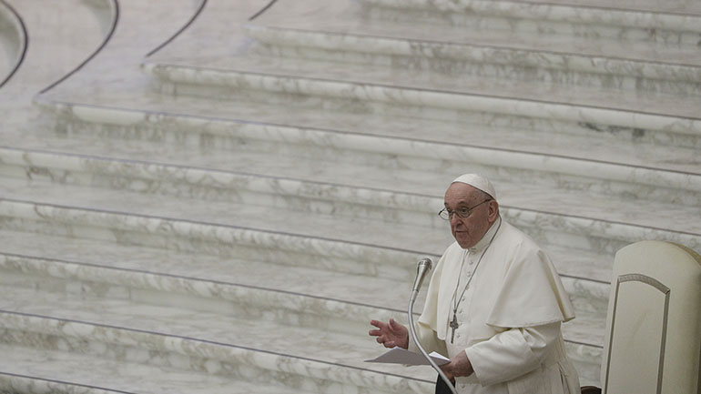 Πάπας Φραγκίσκος: «Όλοι πρέπει να έχουν πρόσβαση στους εμβολισμούς και στις θεραπείες»