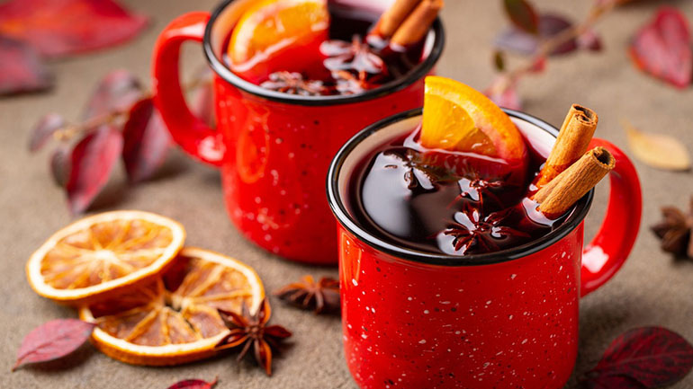 Gluhwein: Πώς να φτιάξετε το αγαπημένο κρασί των Χριστουγέννων;