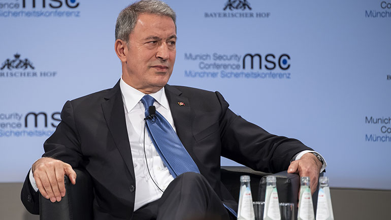 Ο Τούρκος υπουργός Άμυνας μεταβαίνει στη Λιβύη