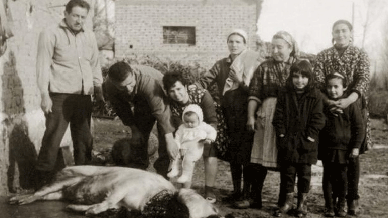 Το Έθιμο της Γουρουνοχαράς