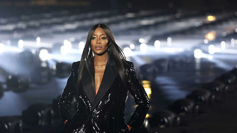Η Naomi Campbell δωρίζει γεύματα σε νοσοκομεία
