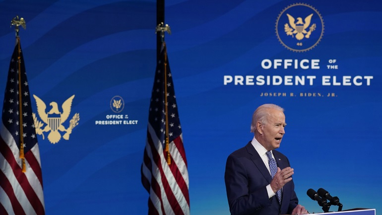 Μπάιντεν: Καταστροφικές συνέπειες από την άρνηση Τραμπ να υπογράψει το οικονομικό νομοσχέδιο