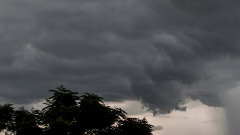 Σε εξέλιξη στα δυτικά η κακοκαιρία