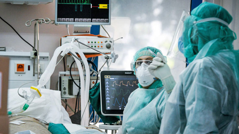 Λαμία: Μητέρα τριών παιδιών εξήλθε από τη ΜΕΘ, μετά από 3 εβδομάδες νοσηλείας λόγω Covid-19