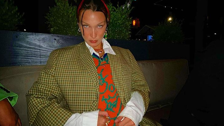 Φορέστε τα sweater vests όπως η Bella Hadid και απογειώστε τα looks σας