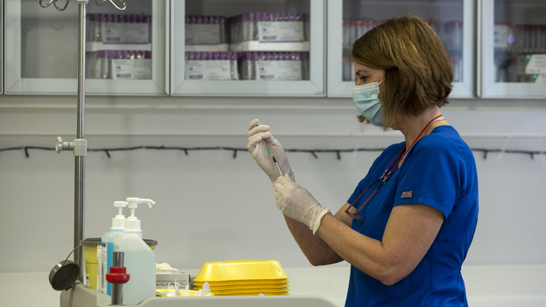 Δεύτερη ημέρα των εμβολιασμών