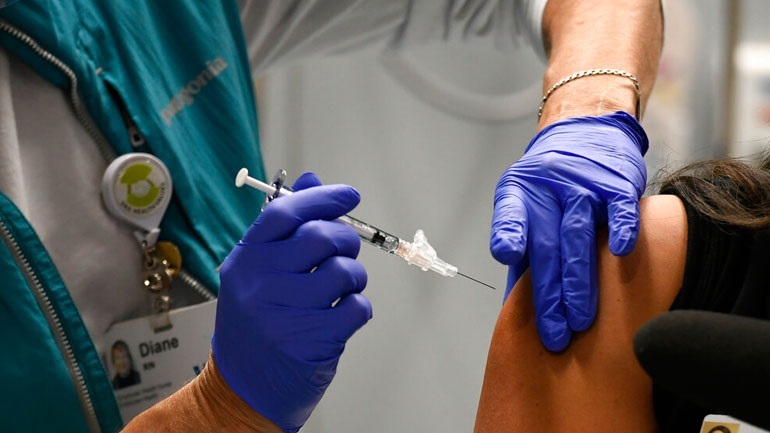 Φιλιππίνες: Στρατιώτες και υπουργοί έχουν εμβολιαστεί πριν από την έγκριση οποιουδήποτε εμβολίου