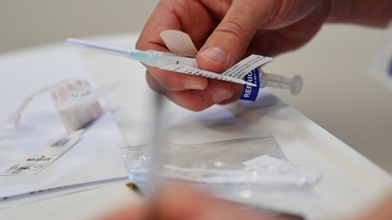 Έφθασε στην περιφέρεια το εμβόλιο: Συνοδεία περιπολικών σε 4 ελληνικές πόλεις