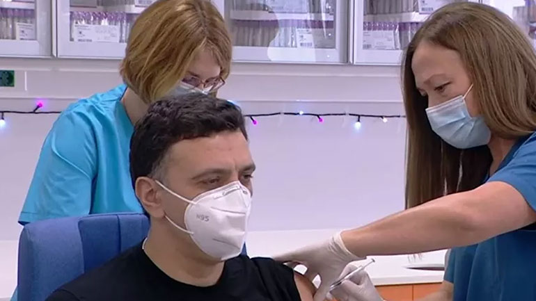 Εμβολιάστηκε ο Βασίλης Κικίλιας