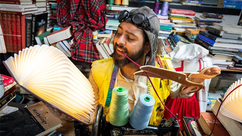 «O Ραφτάκος των λέξεων» του Αντώνη Παπαθεοδούλου έρχεται στο σπίτι σας