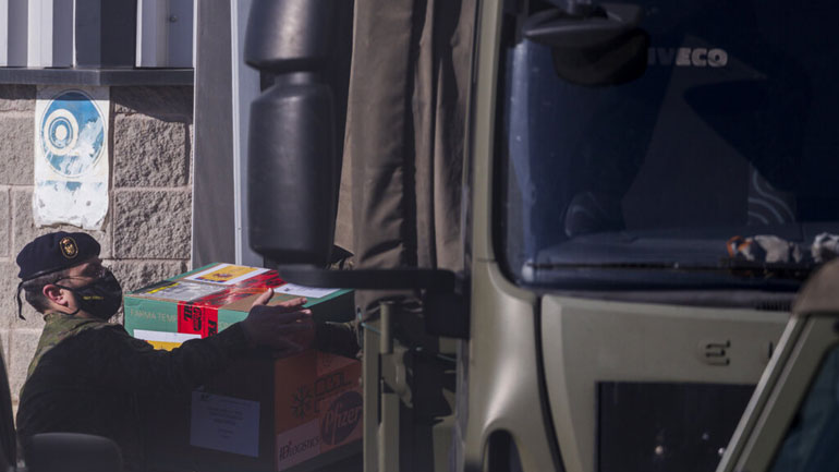 «Η Pfizer καθυστέρησε την παράδοση νέας παρτίδας εμβολίων στην Ισπανία κατά μία ημέρα»