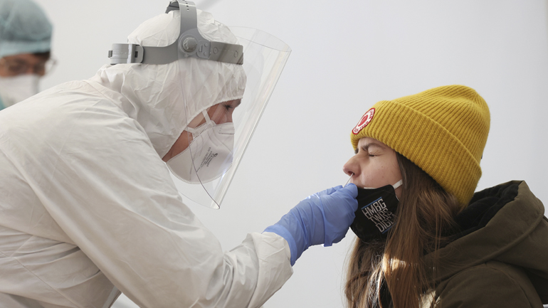 Covid-19: Αυξήθηκαν οι θάνατοι και τα κρούσματα στη Γερμανία