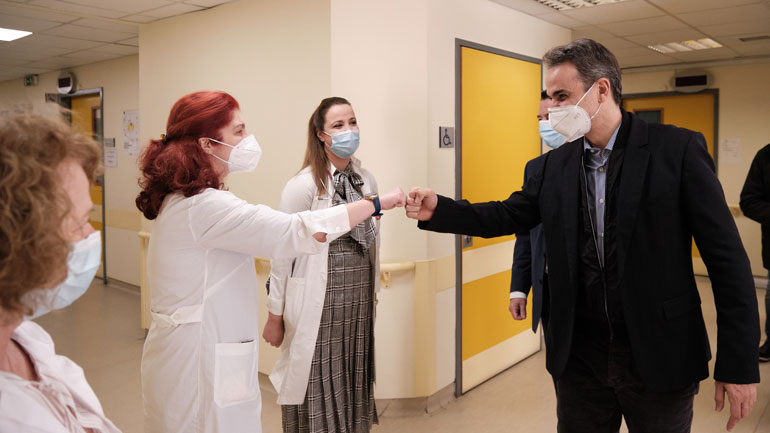 Στο Κέντρο Υγείας Περιστερίου ο Κυριάκος Μητσοτάκης