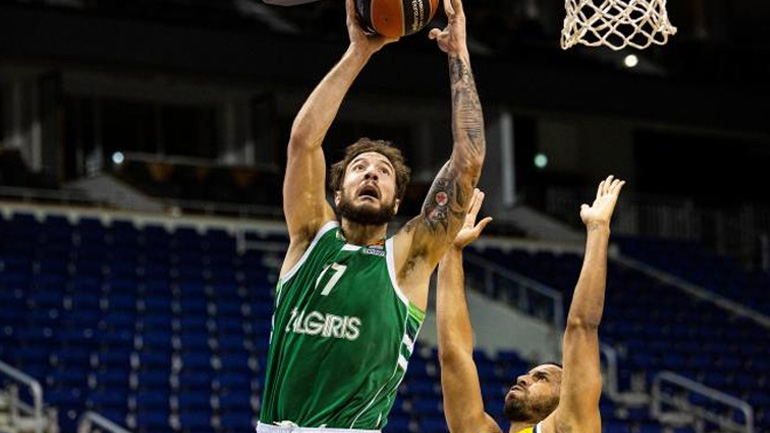 Συνέχισε το σερί η Ζαλγκίρις, 74-71 την Άλμπα