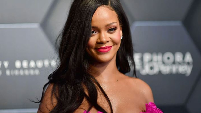 Η Rihanna ετοιμάζει ένα cookbook με συνταγές από την πατρίδα της
