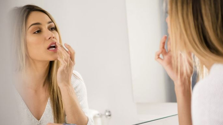 Homemade lip mask για απαλά χείλη στη στιγμή